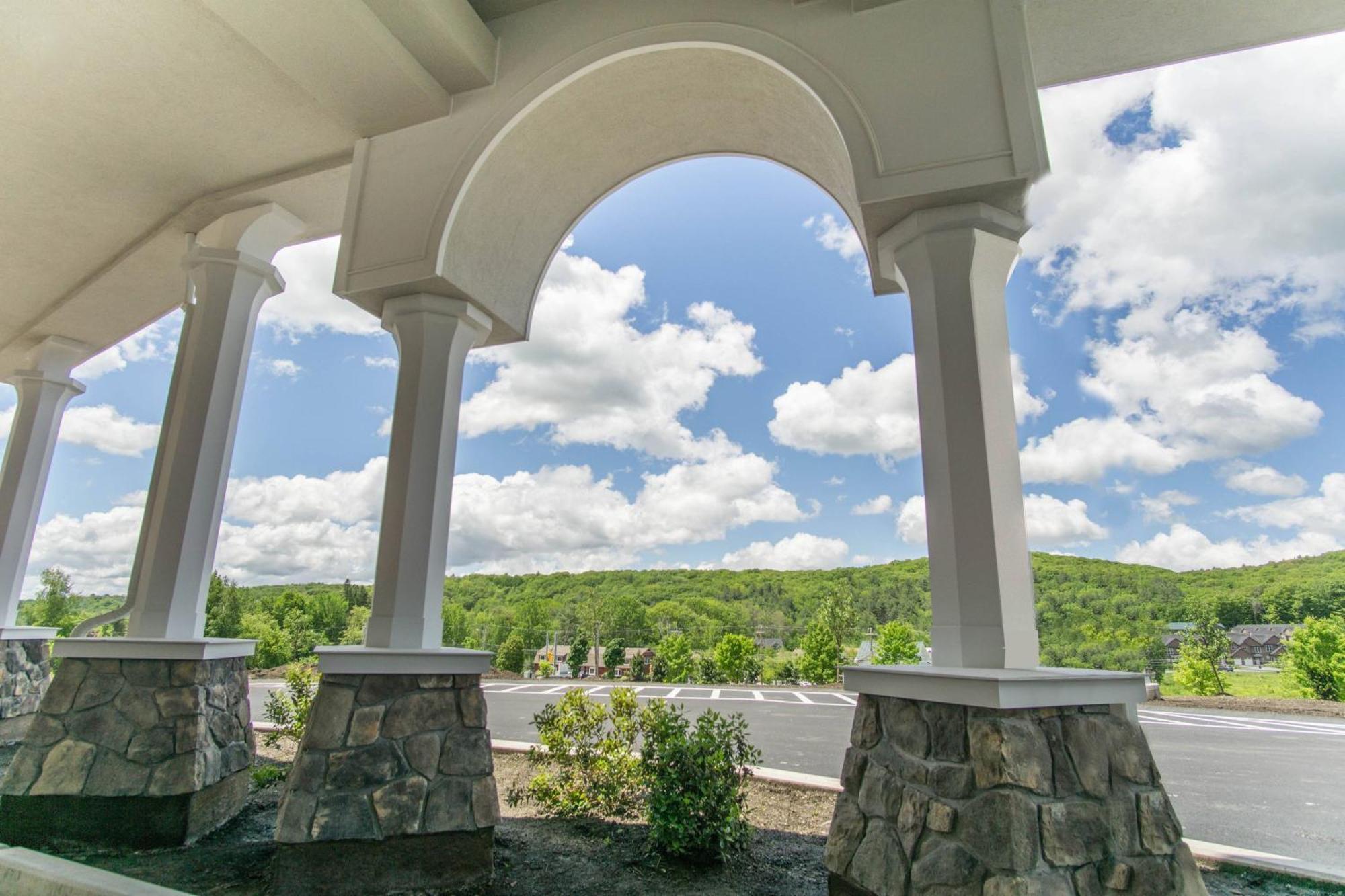 Courtyard By Marriott Lenox Berkshires Hotell Eksteriør bilde